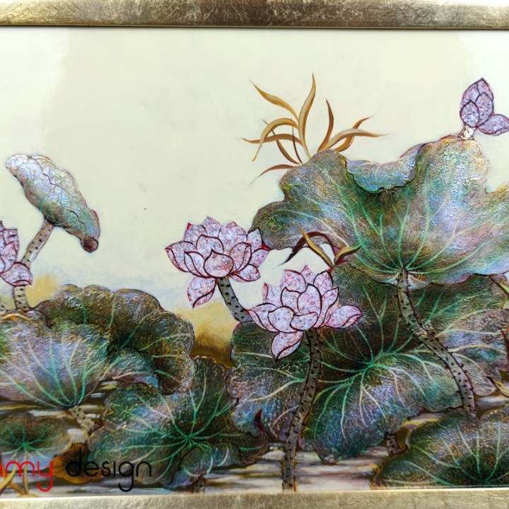 Tranh sơn mài nền vàng hoa sen 30*40 cm